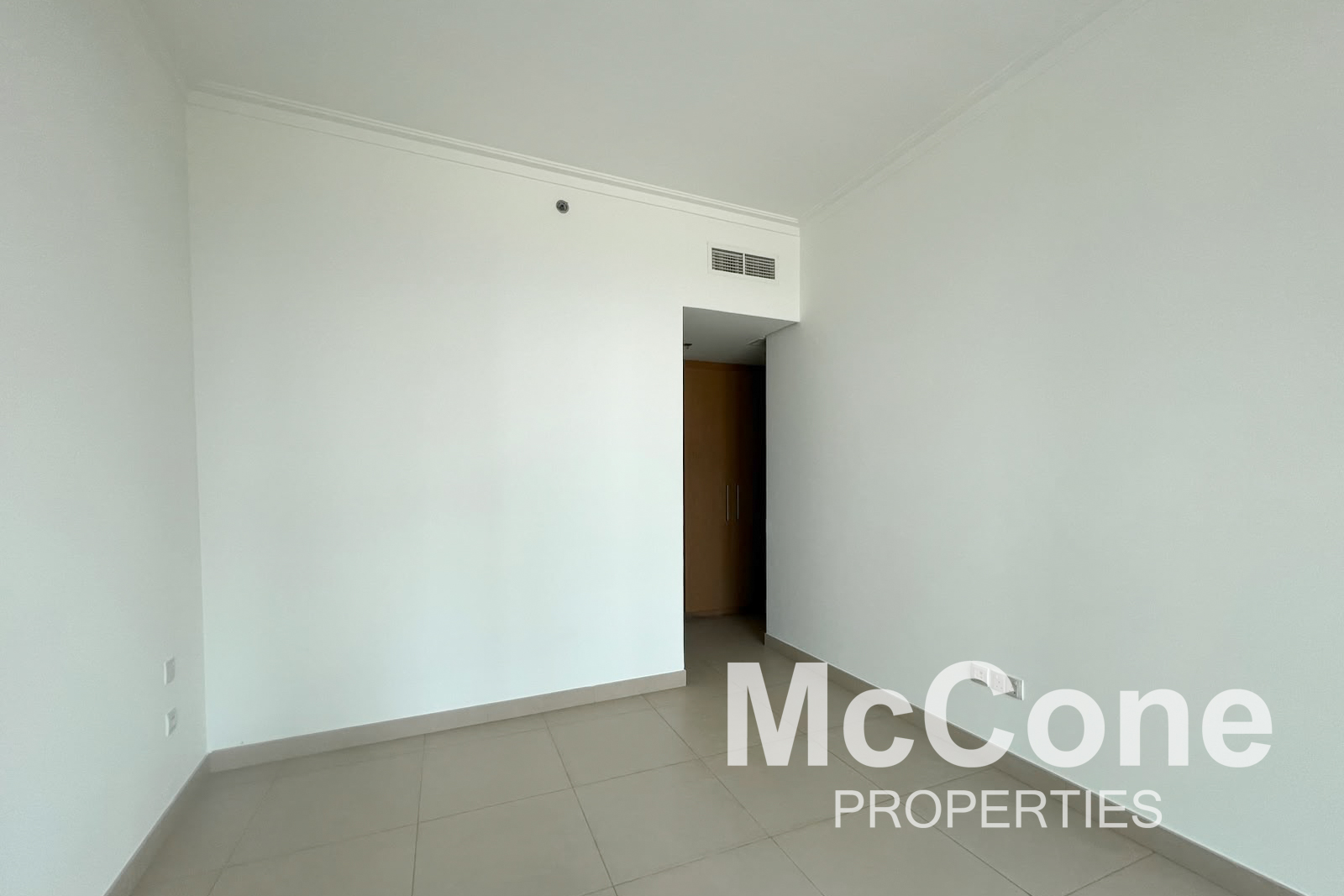 1 Bedroom Apartment for Sale in Burj Vista Tower 1, Downtown Dubai — photo 8 of 13