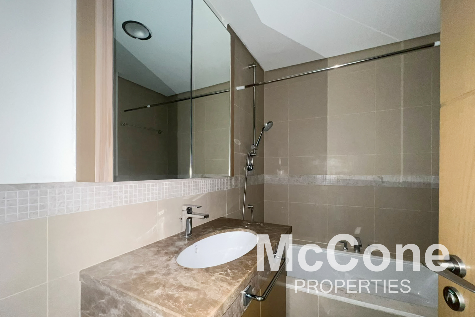 1 Bedroom Apartment for Sale in Burj Vista Tower 1, Downtown Dubai — photo 9 of 13