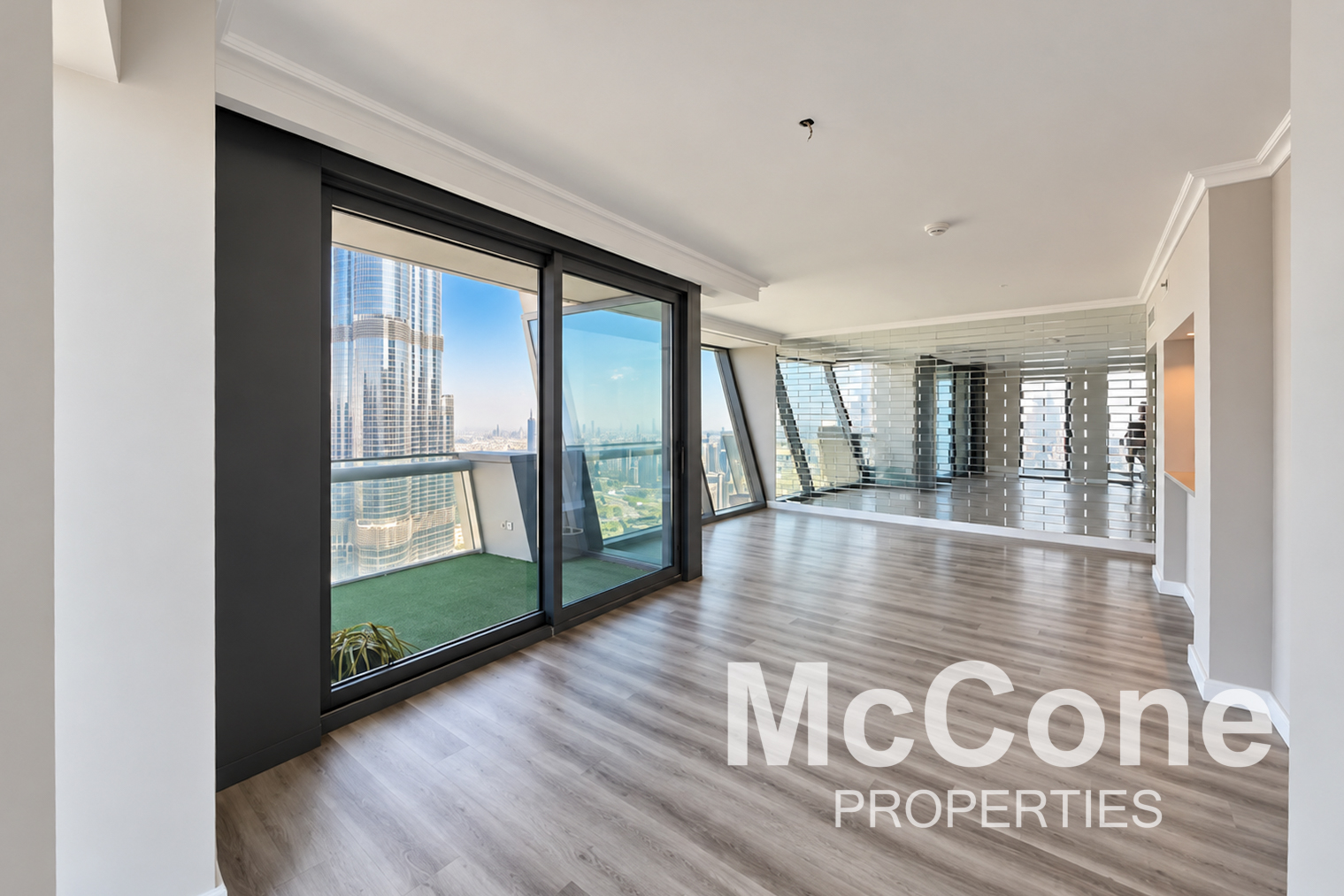 3 Bedroom Apartment for Sale in Burj Vista Tower 1, Downtown Dubai — photo 2 of 18