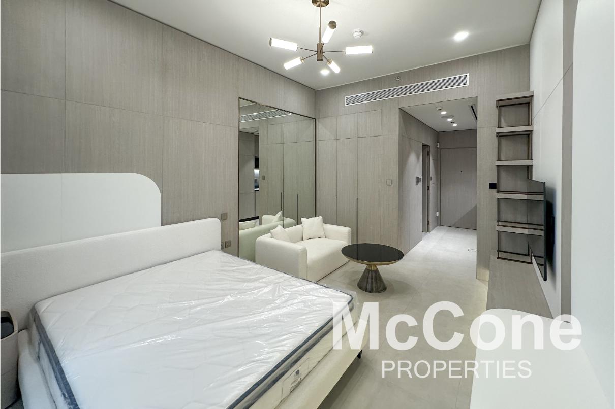 Studio Apartment for Sale in Pearl house II, Jumeirah Village Circle — photo 2 of 12