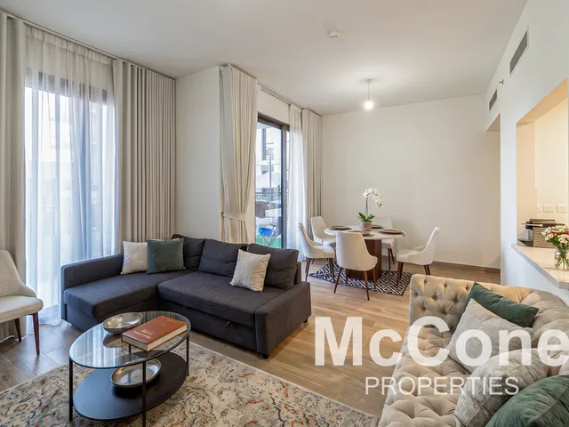 3 Bedroom Apartment for Sale in Holland Gardens, Town Square