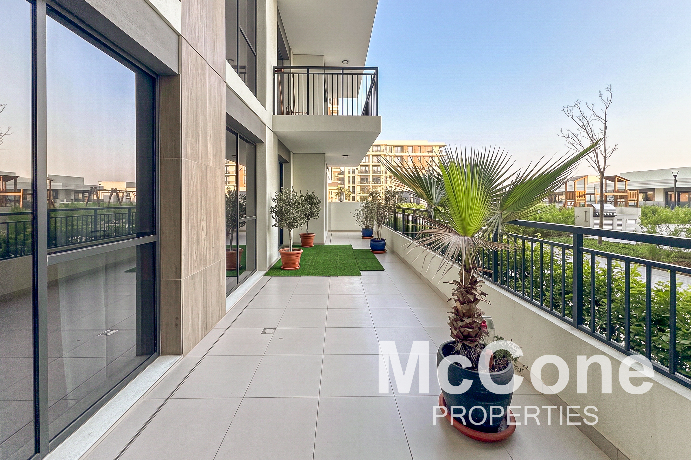 3 Bedroom Apartment for Sale in Holland Gardens, Town Square — photograph 13 of 15
