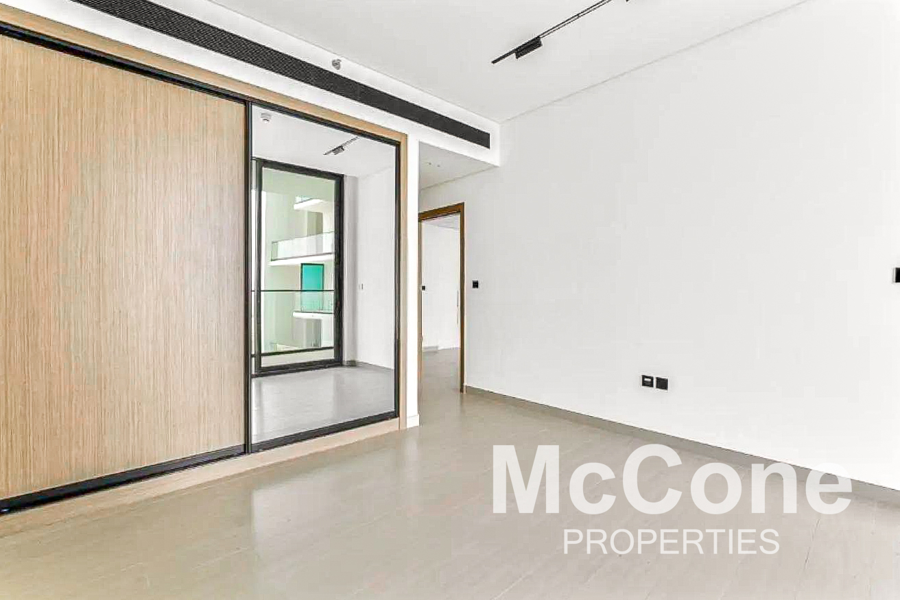 2 Bedroom Apartment for Sale in Binghatti Azure, Jumeirah Village Circle — photo 4 of 15
