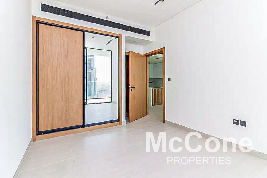 2 Bedroom Apartment for Sale in Binghatti Azure, Jumeirah Village Circle — photo 8 of 15