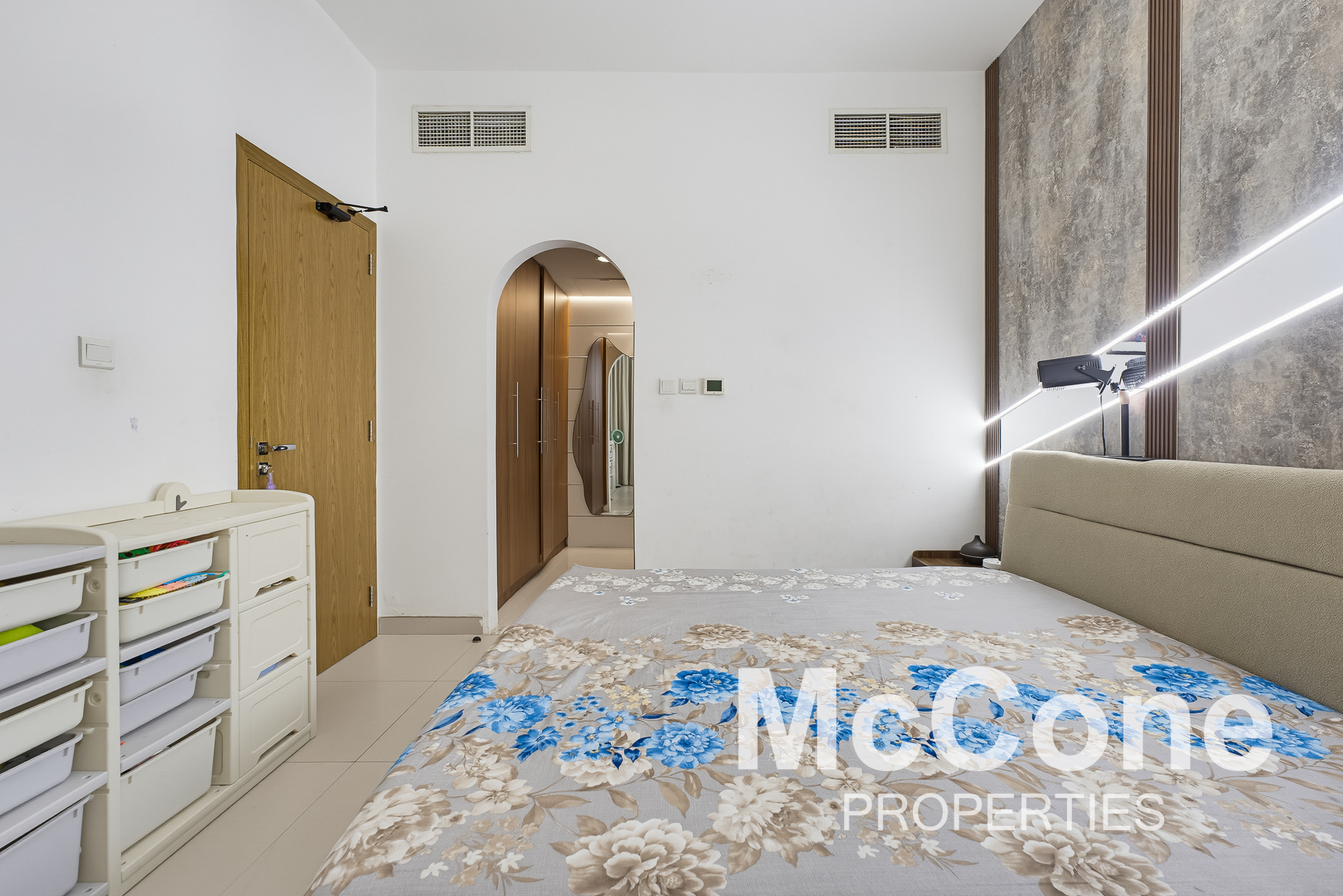 5 Bedroom Townhouse for Sale in Lilac Park, Jumeirah Village Circle — photograph 12 of 30