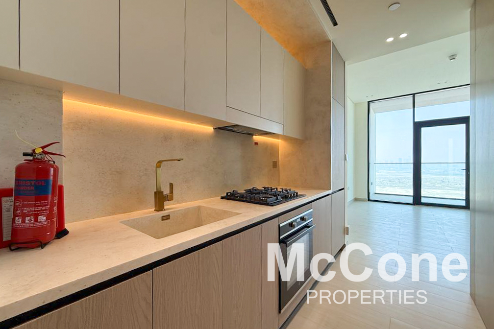 Studio Apartment for Sale in Binghatti Apex, Jumeirah Village Circle — photo 4 of 22