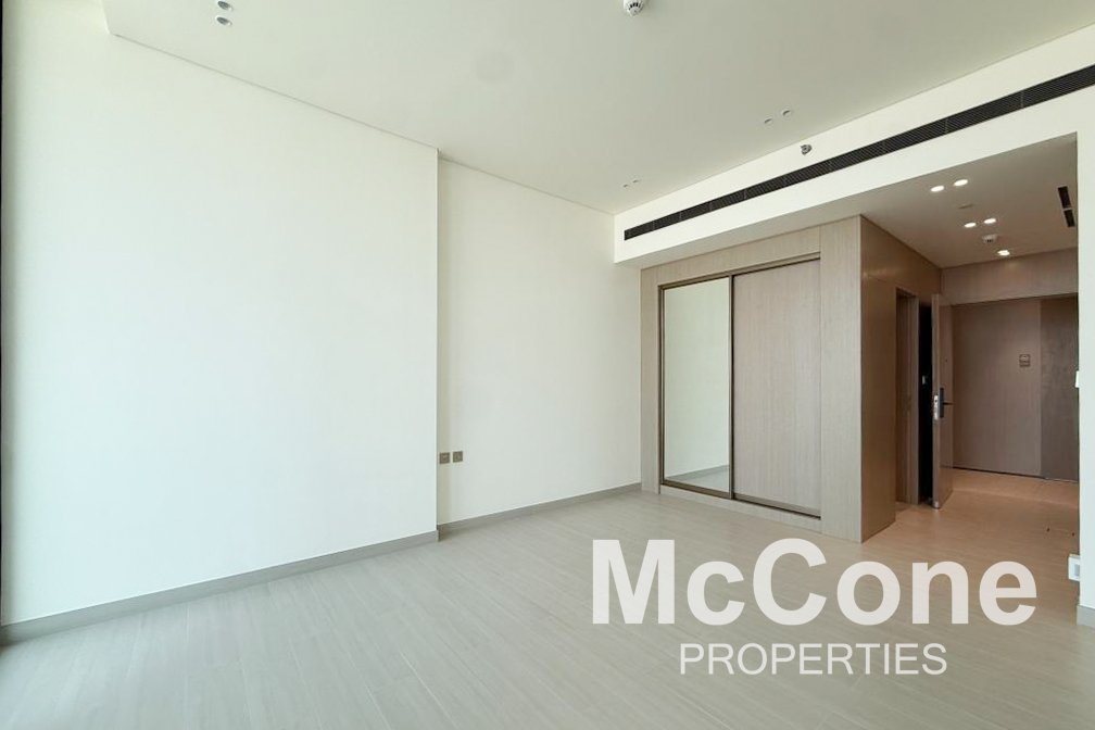 Studio Apartment for Sale in Binghatti Apex, Jumeirah Village Circle — photo 3 of 22