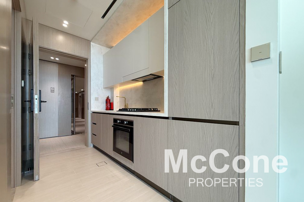 Studio Apartment for Sale in Binghatti Apex, Jumeirah Village Circle — photo 5 of 22