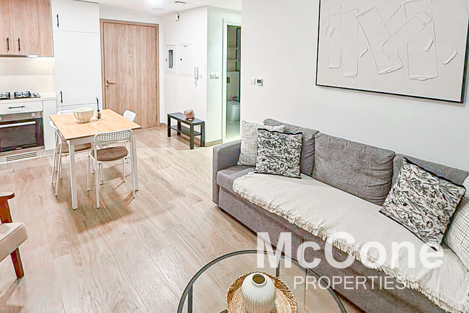 1 Bedroom Apartment for Sale in Liva, Town Square — photo 2 of 10