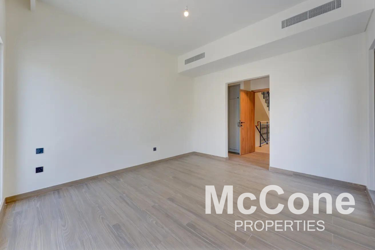 5 Bedroom Townhouse for Sale in Costa Brava 2, Damac Lagoons — photo 5 of 11
