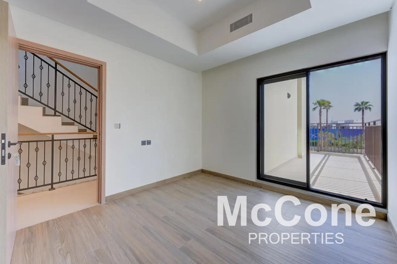 5 Bedroom Townhouse for Sale in Costa Brava 2, Damac Lagoons — photo 4 of 11