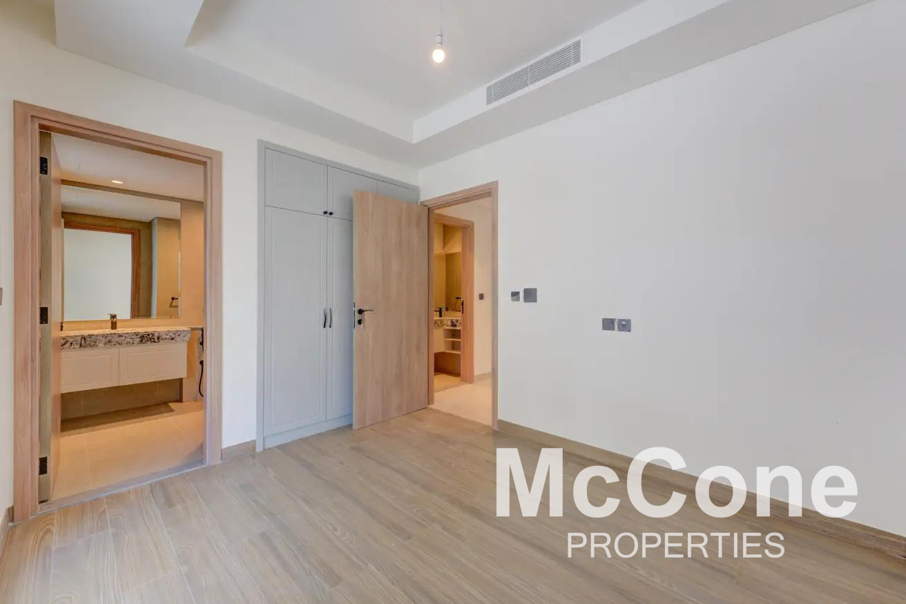 5 Bedroom Townhouse for Sale in Costa Brava 2, Damac Lagoons — photo 8 of 11
