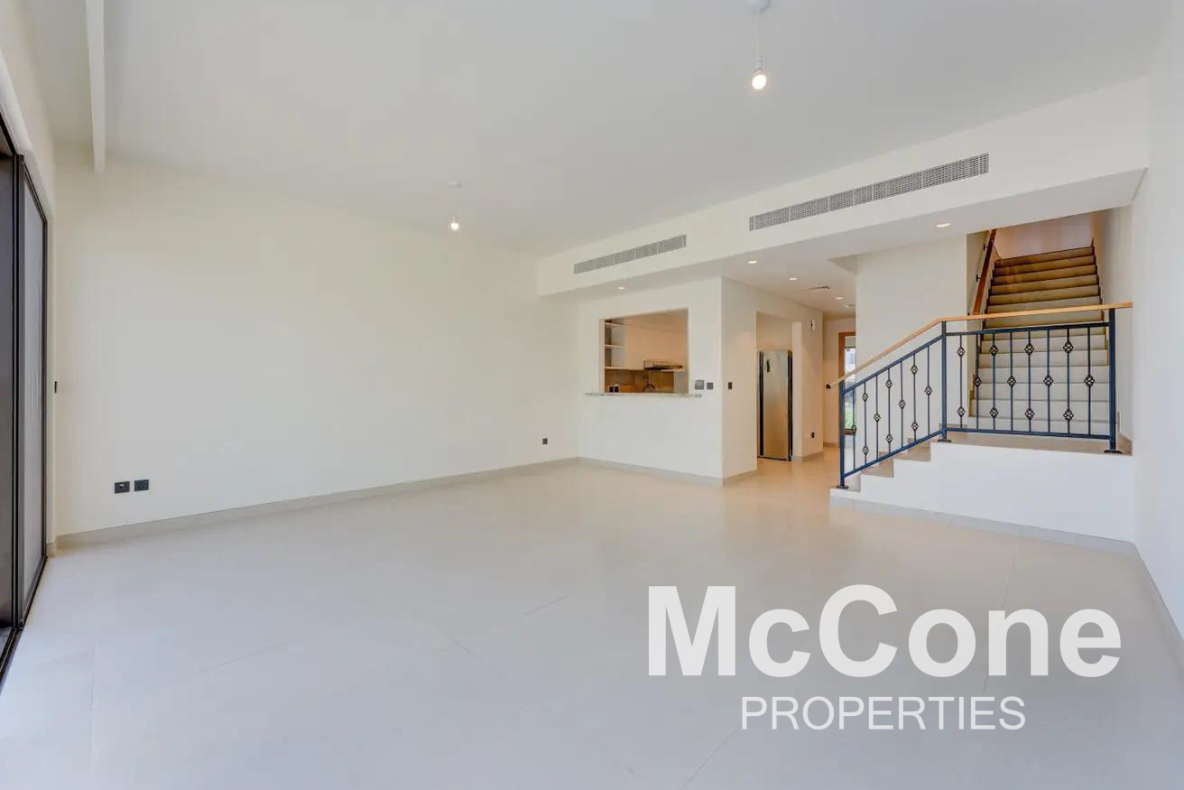 5 Bedroom Townhouse for Sale in Costa Brava 2, Damac Lagoons — photo 2 of 11