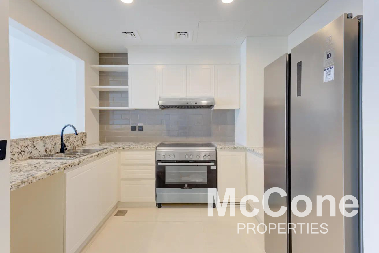 5 Bedroom Townhouse for Sale in Costa Brava 2, Damac Lagoons — photo 3 of 11