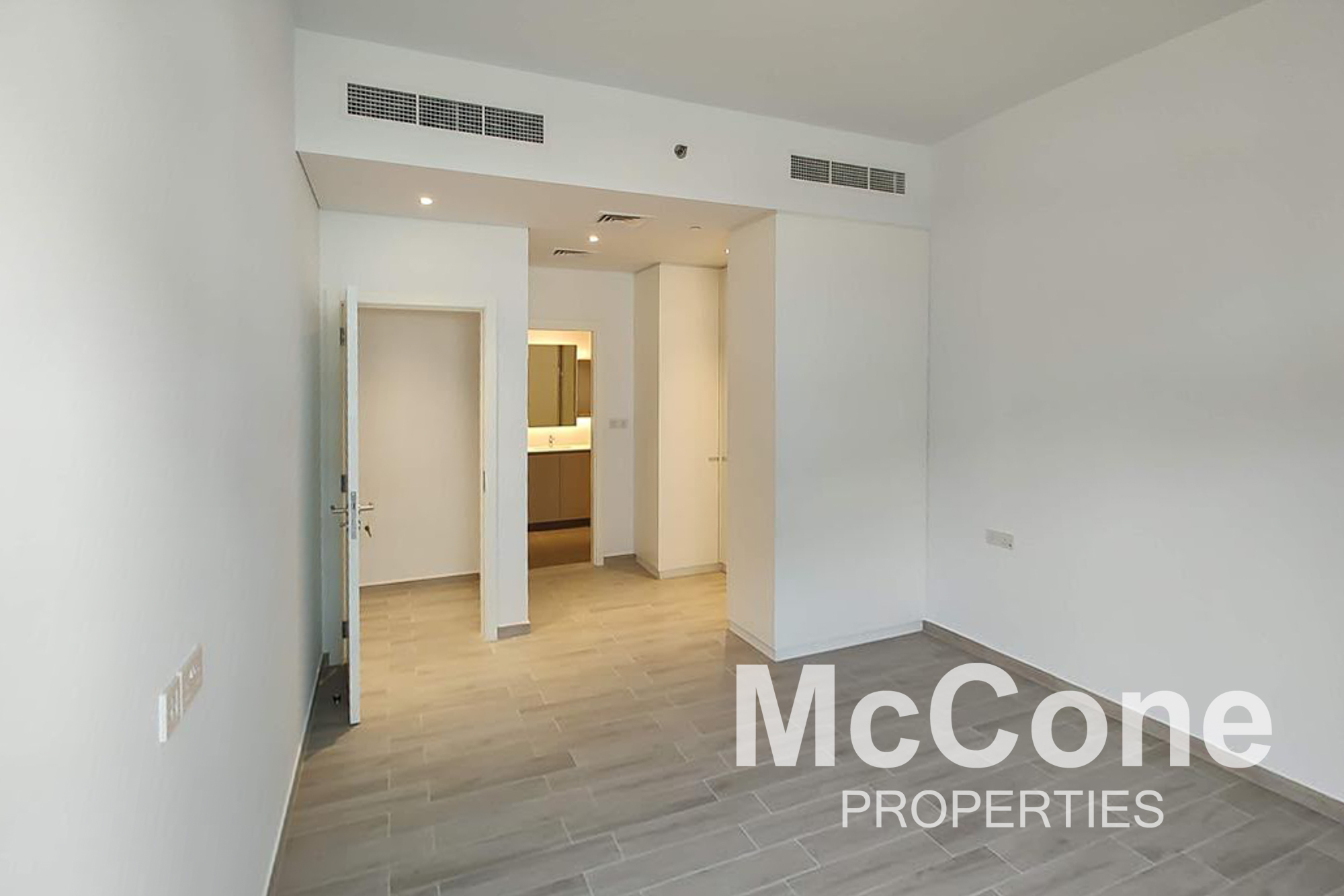 2 Bedroom Apartment for Sale in Belgravia 3B, Jumeirah Village Circle — photo 5 of 16