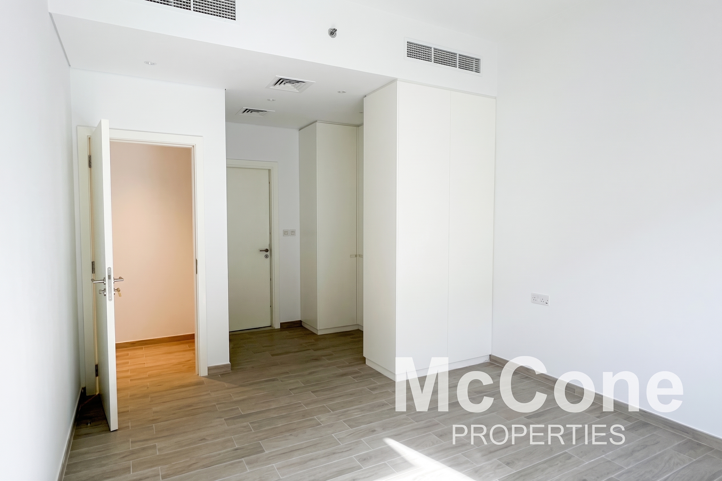 2 Bedroom Apartment for Sale in Belgravia 3B, Jumeirah Village Circle — photo 6 of 16