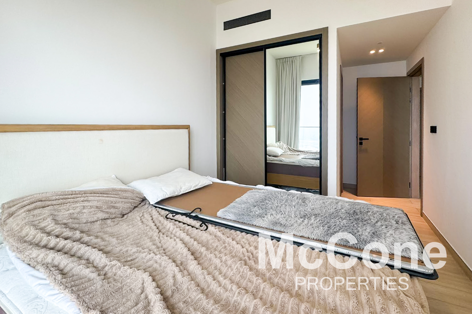 1 Bedroom Apartment for Sale in Binghatti Heights, Jumeirah Village Circle — photo 5 of 10