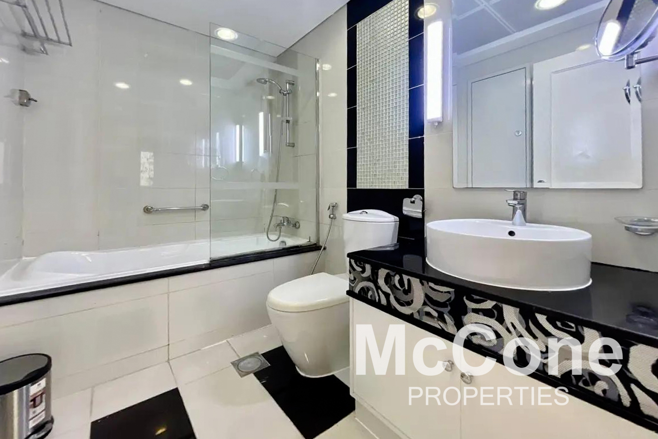3 Bedroom Apartment for Sale in Damac Maison Dubai Mall Street (The Signature), Downtown Dubai — photograph 11 of 16