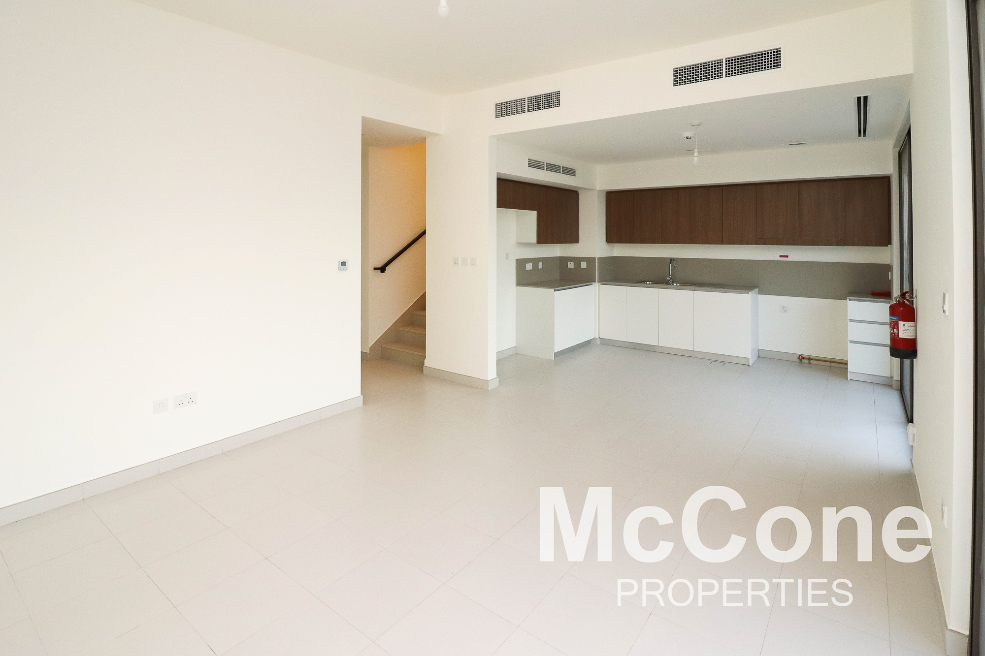 3 Bedroom Townhouse for Sale in Parkside 2, Dubai South (Dubai World Central) — photo 2 of 16