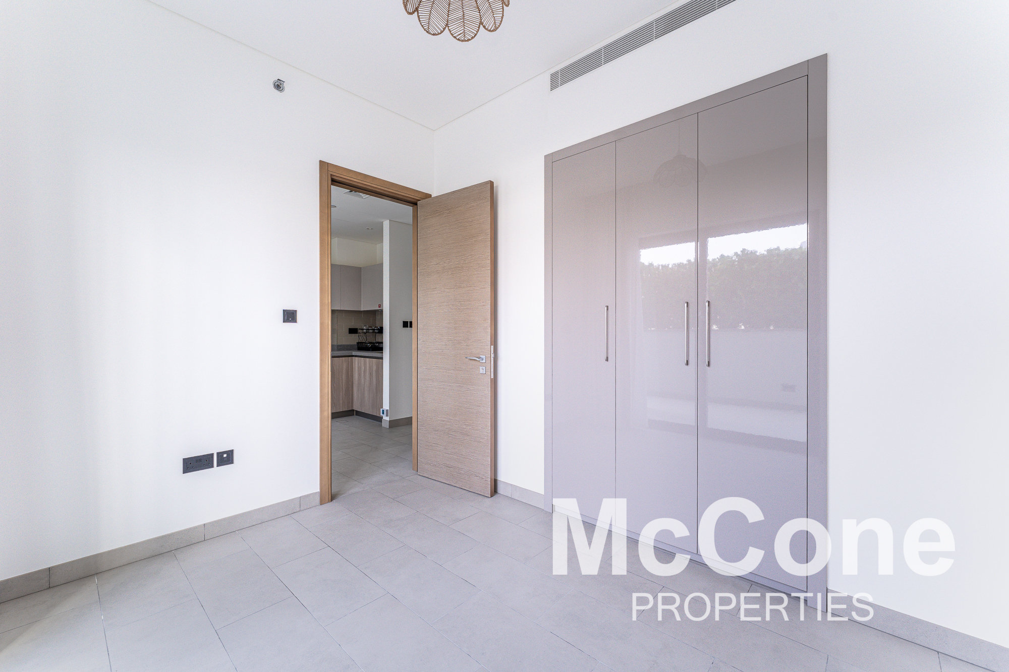 1 Bedroom Apartment for Sale in Sobha Hartland Waves Opulence, Mohammed Bin Rashid City — photo 5 of 10
