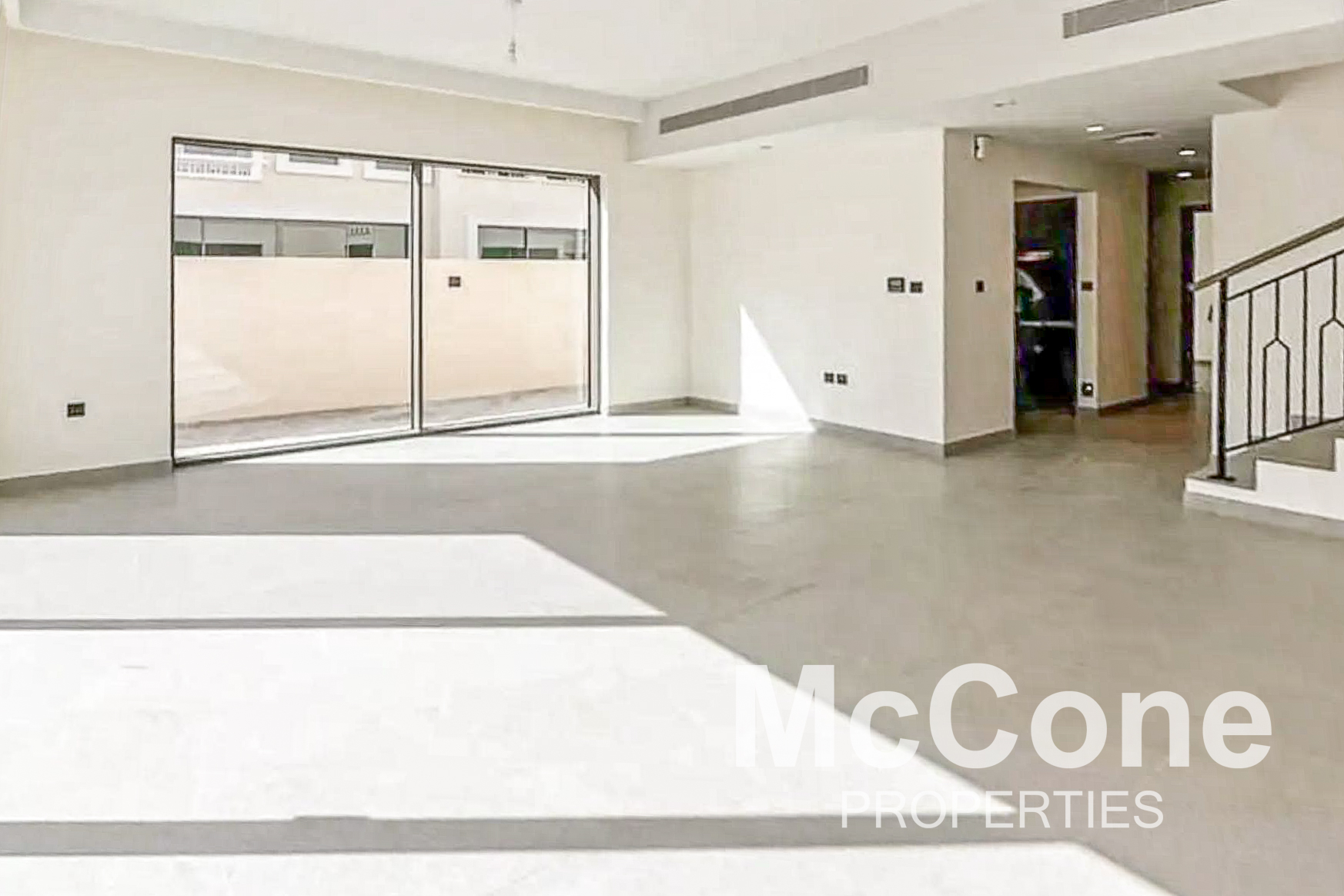5 Bedroom Townhouse for Sale in Malta, Damac Lagoons — photo 2 of 10
