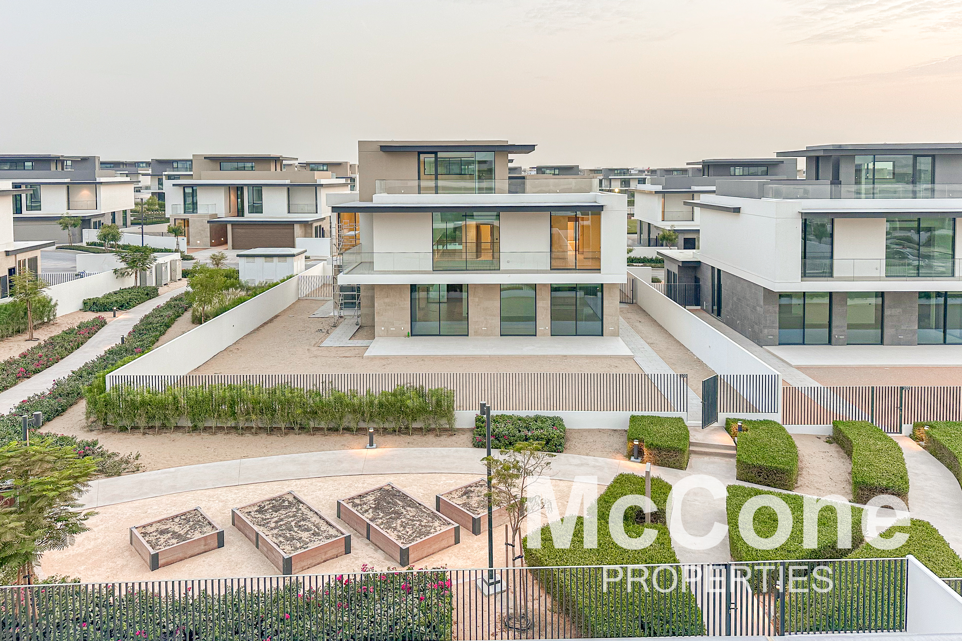 4 Bedroom Villa for Sale in Farm Gardens 1, The Valley