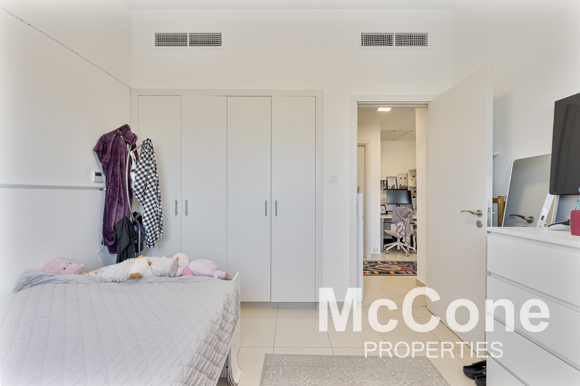3 Bedroom Townhouse for Sale in Sama Townhouses, Town Square — photograph 12 of 26