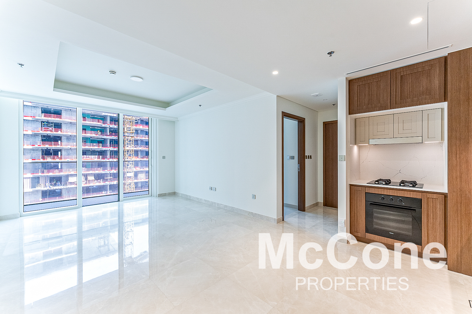 1 Bedroom Apartment for Sale in Palace Beach Residence Tower 2, Dubai Harbour — photo 2 of 12