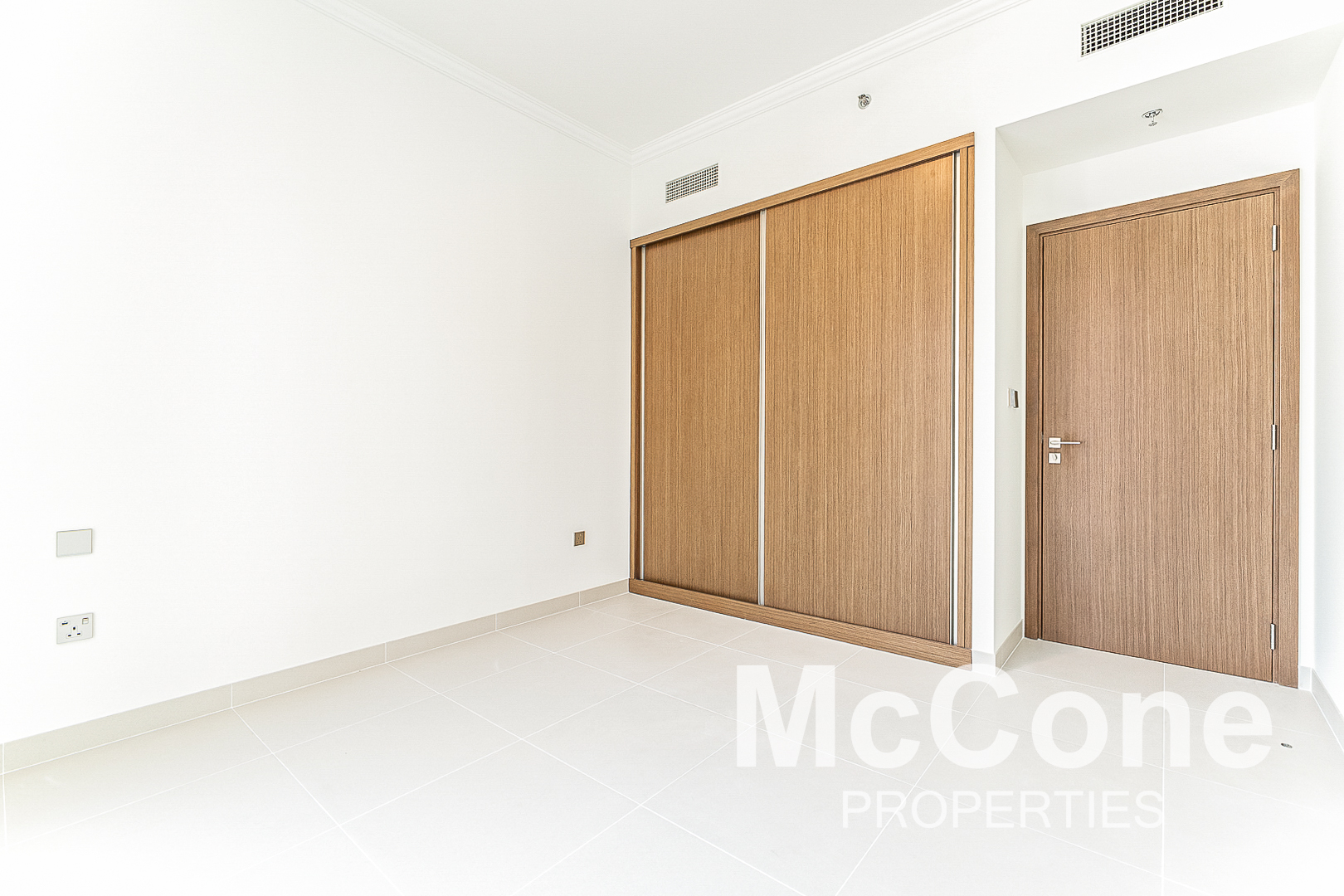 1 Bedroom Apartment for Sale in Palace Beach Residence Tower 2, Dubai Harbour — photo 5 of 12