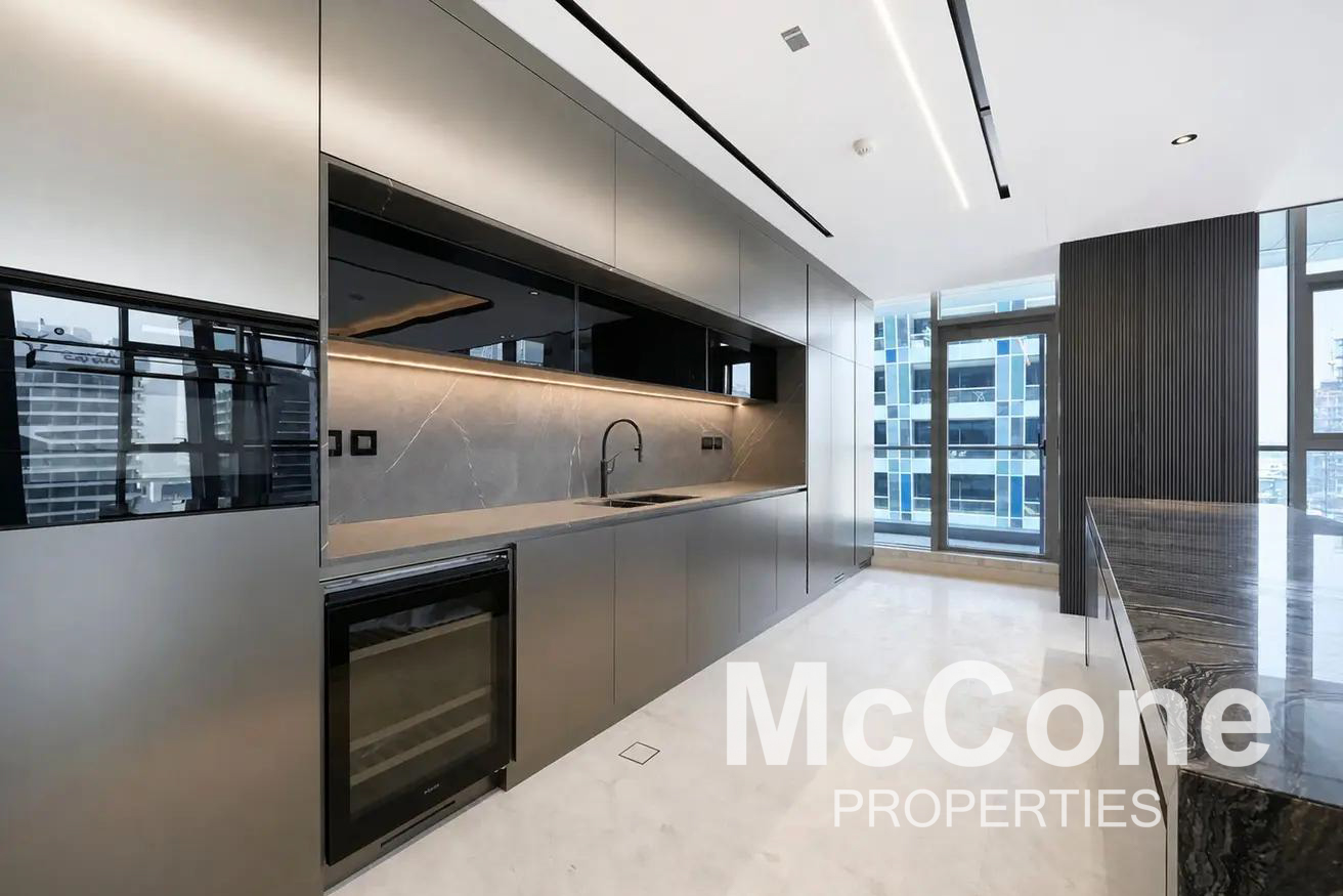 4 Bedroom Apartment for Sale in J ONE Tower B, Business Bay — photograph 16 of 27