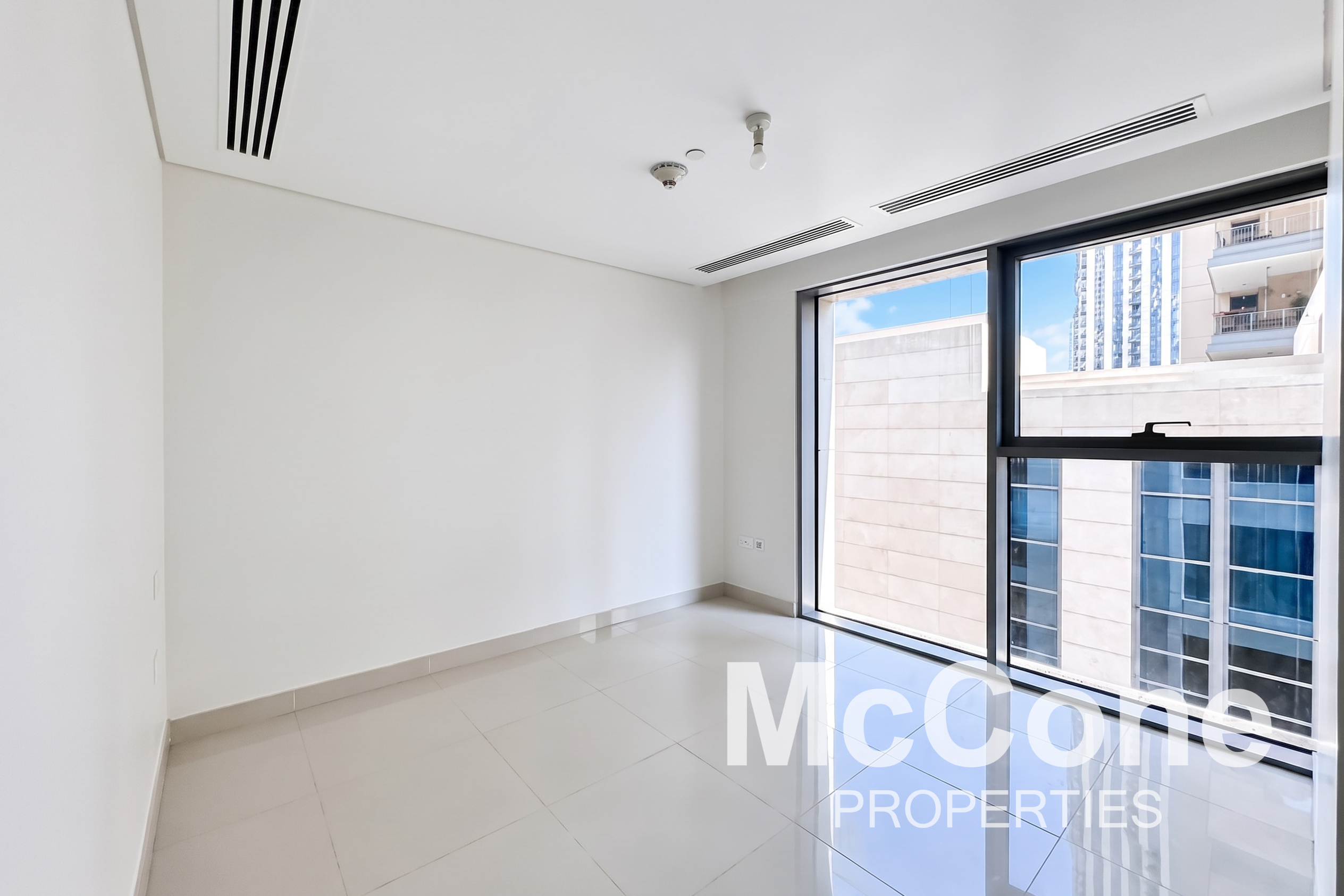 2 Bedroom Apartment for Sale in BLVD Crescent Podium, Downtown Dubai — photo 7 of 18