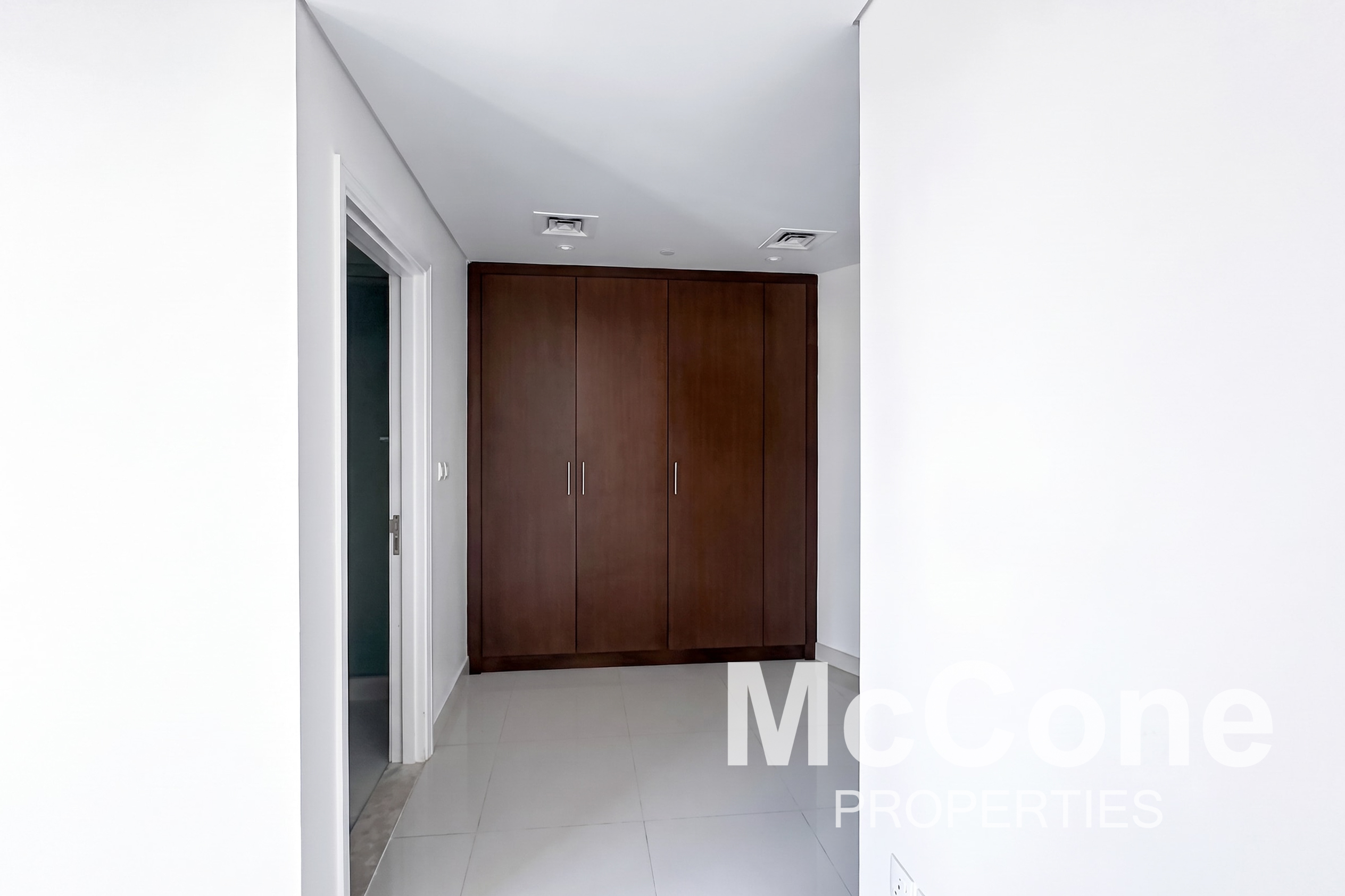 2 Bedroom Apartment for Sale in BLVD Crescent Podium, Downtown Dubai — photograph 17 of 18