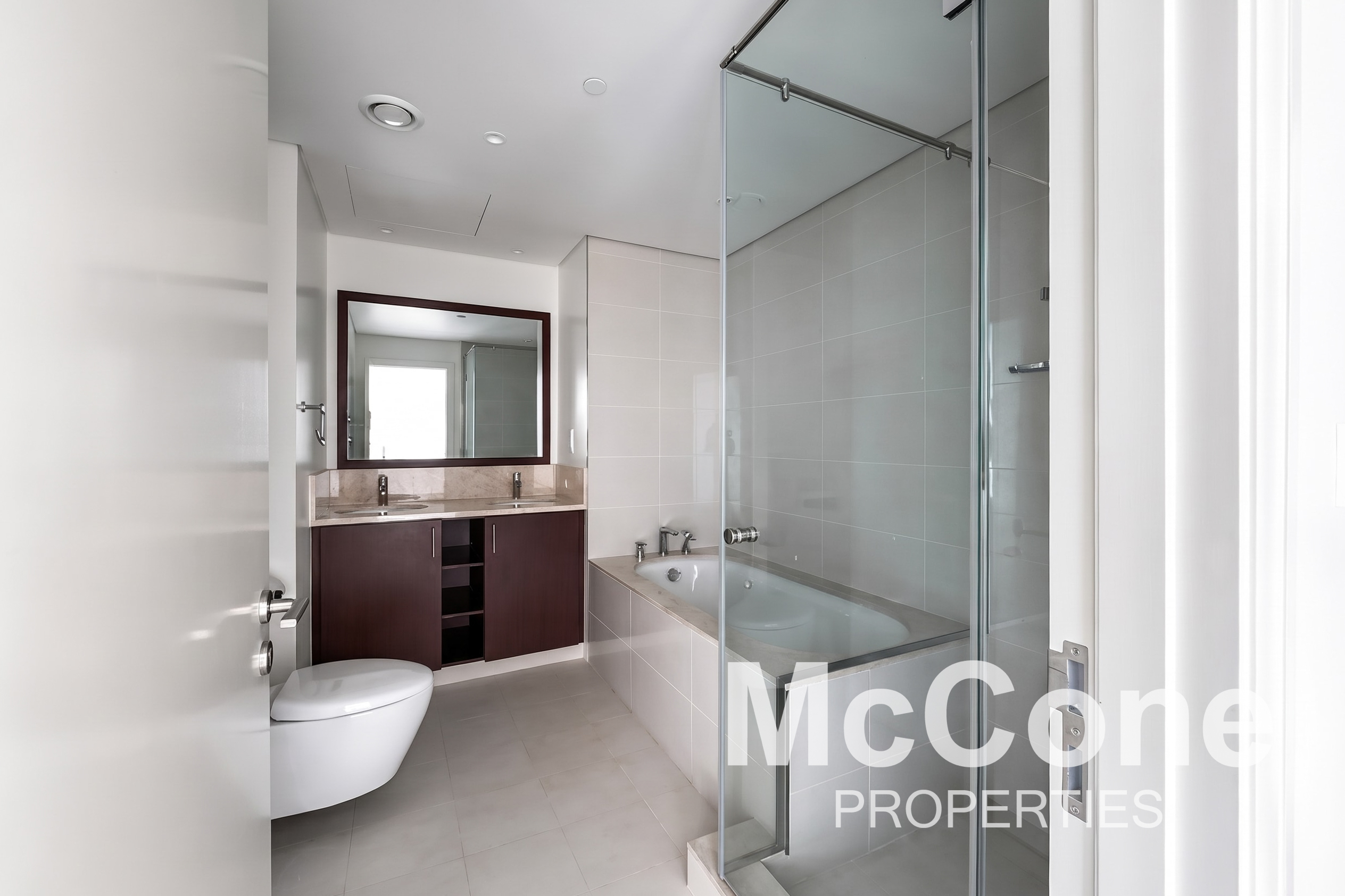 2 Bedroom Apartment for Sale in BLVD Crescent Podium, Downtown Dubai — photograph 18 of 18