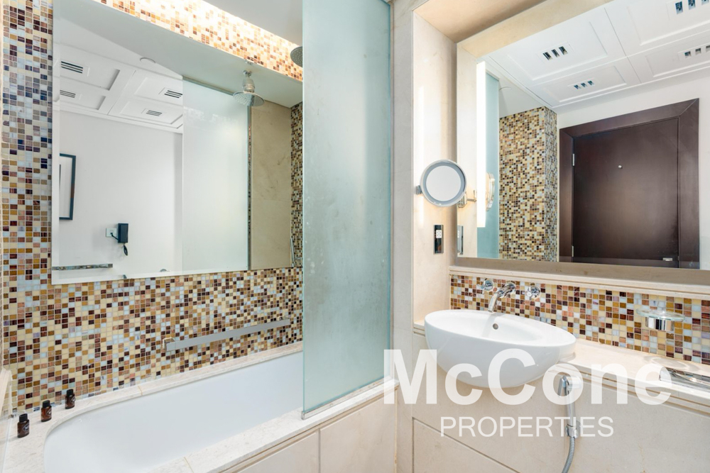 Studio Apartment for Sale in Burj Lake Hotel - The Address DownTown, Downtown Dubai — photograph 16 of 19