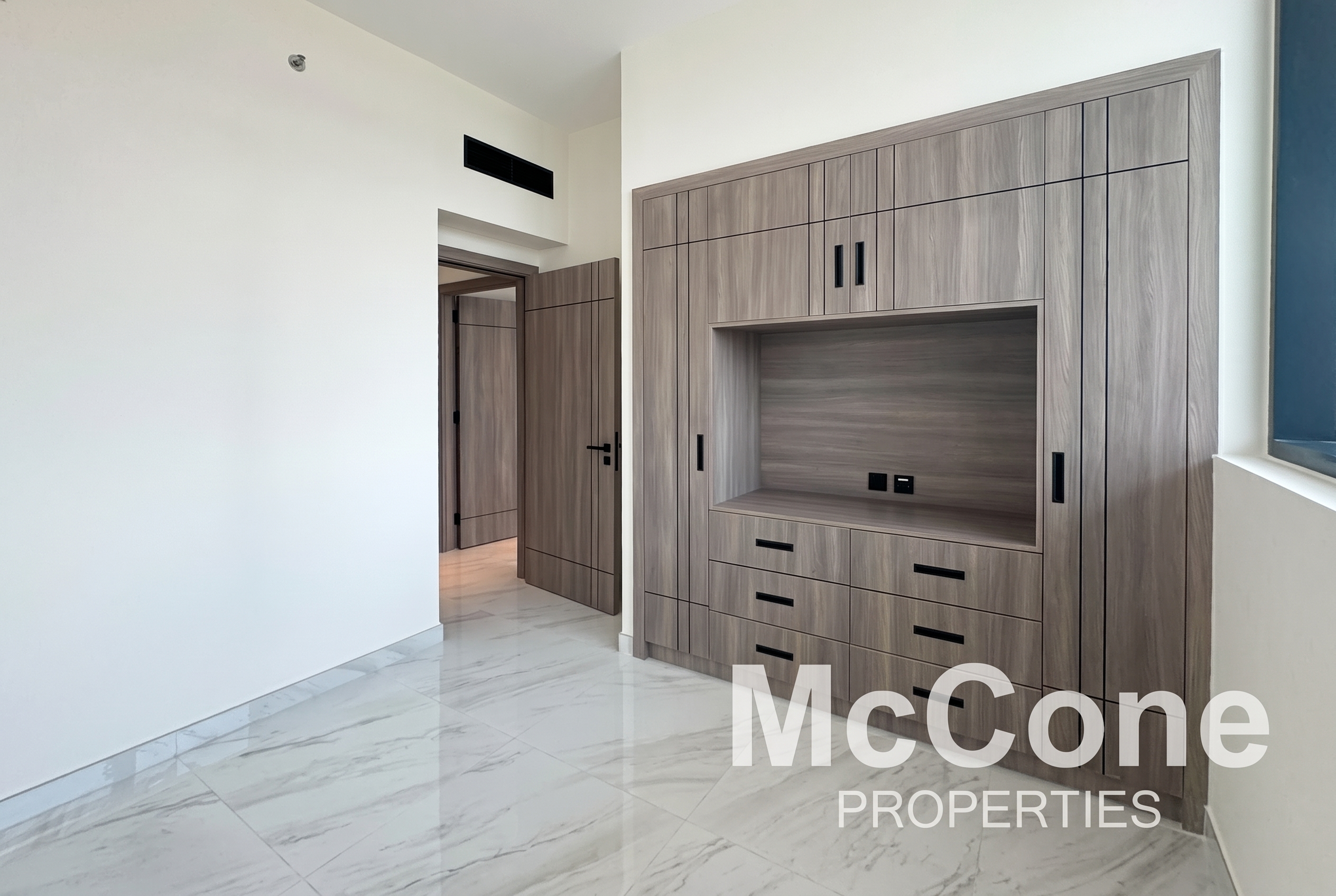 2 Bedroom Apartment for Sale in Samana Miami, Jumeirah Village Circle — photo 8 of 21