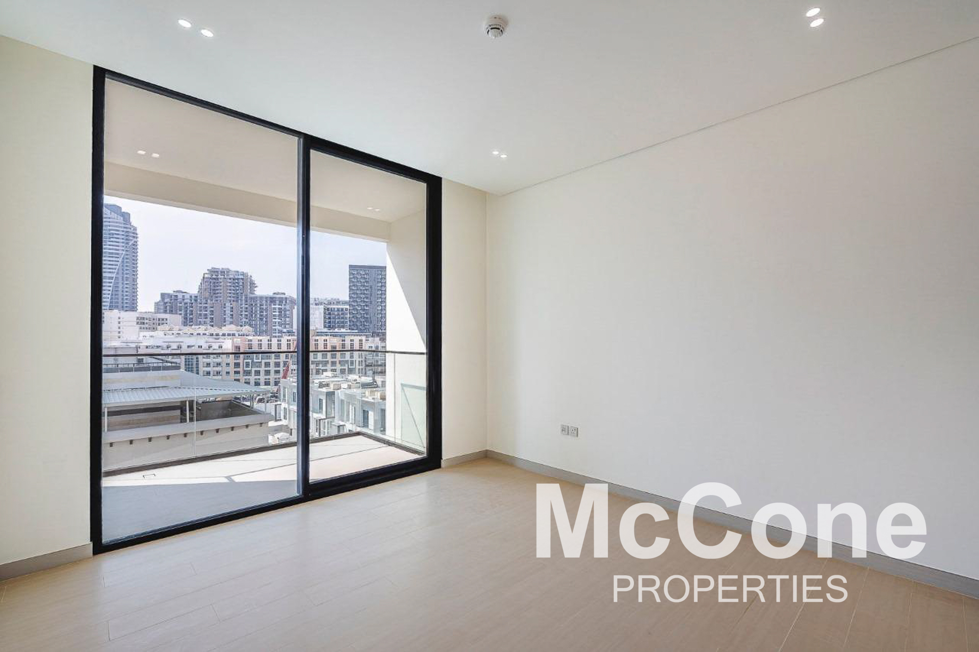 Studio Apartment for Sale in Binghatti Phoenix, Jumeirah Village Circle
