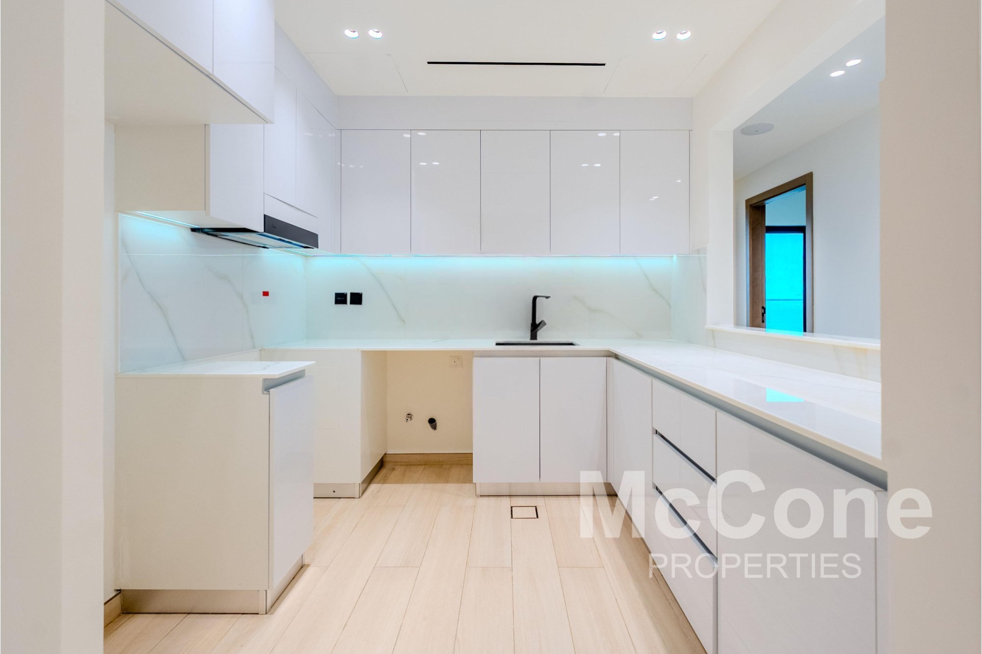 2 Bedroom Apartment for Sale in Binghatti Heights, Jumeirah Village Circle — photo 5 of 13