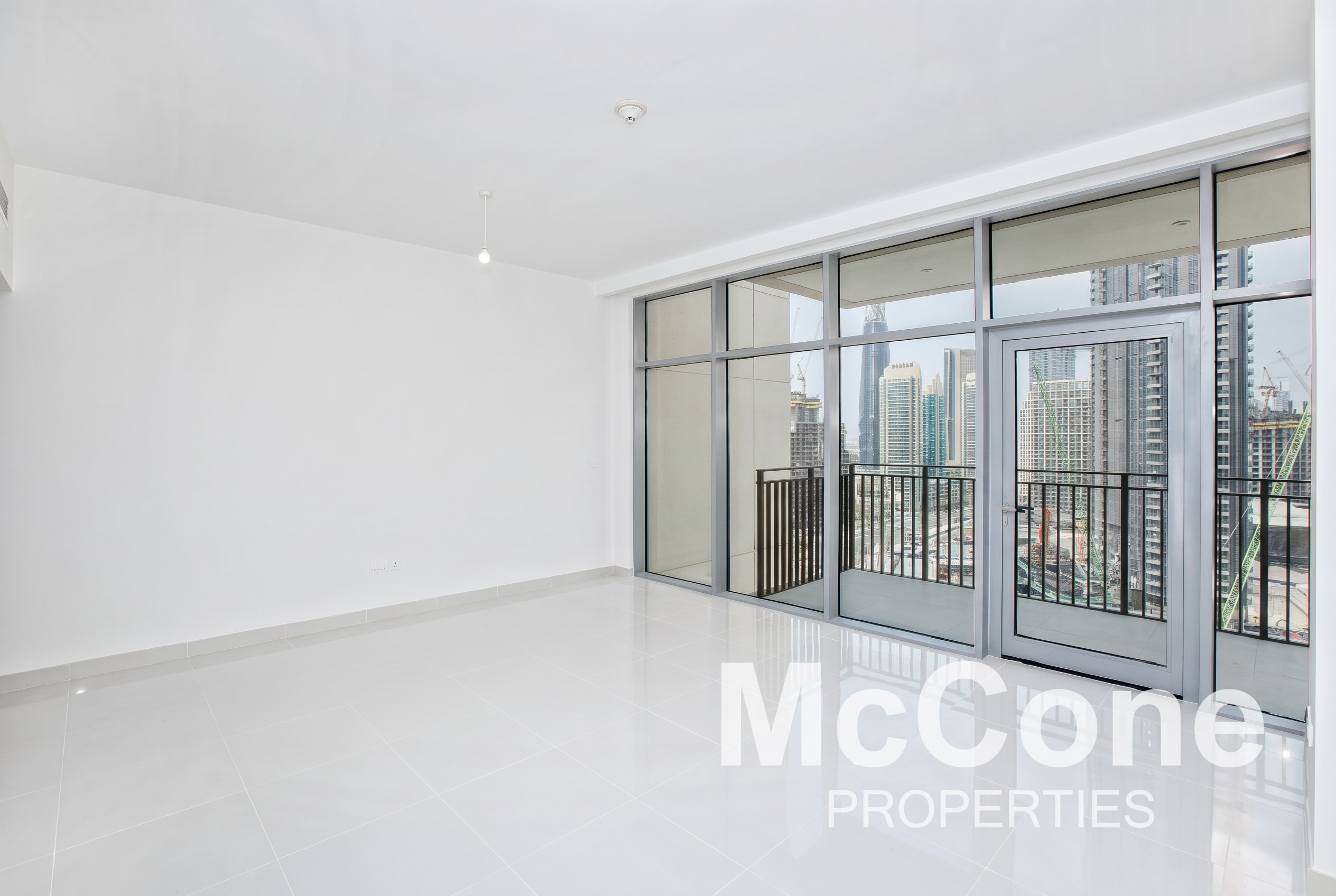 2 Bedroom Apartment for Sale in Boulevard Crescent Tower 2, Downtown Dubai — photo 3 of 17