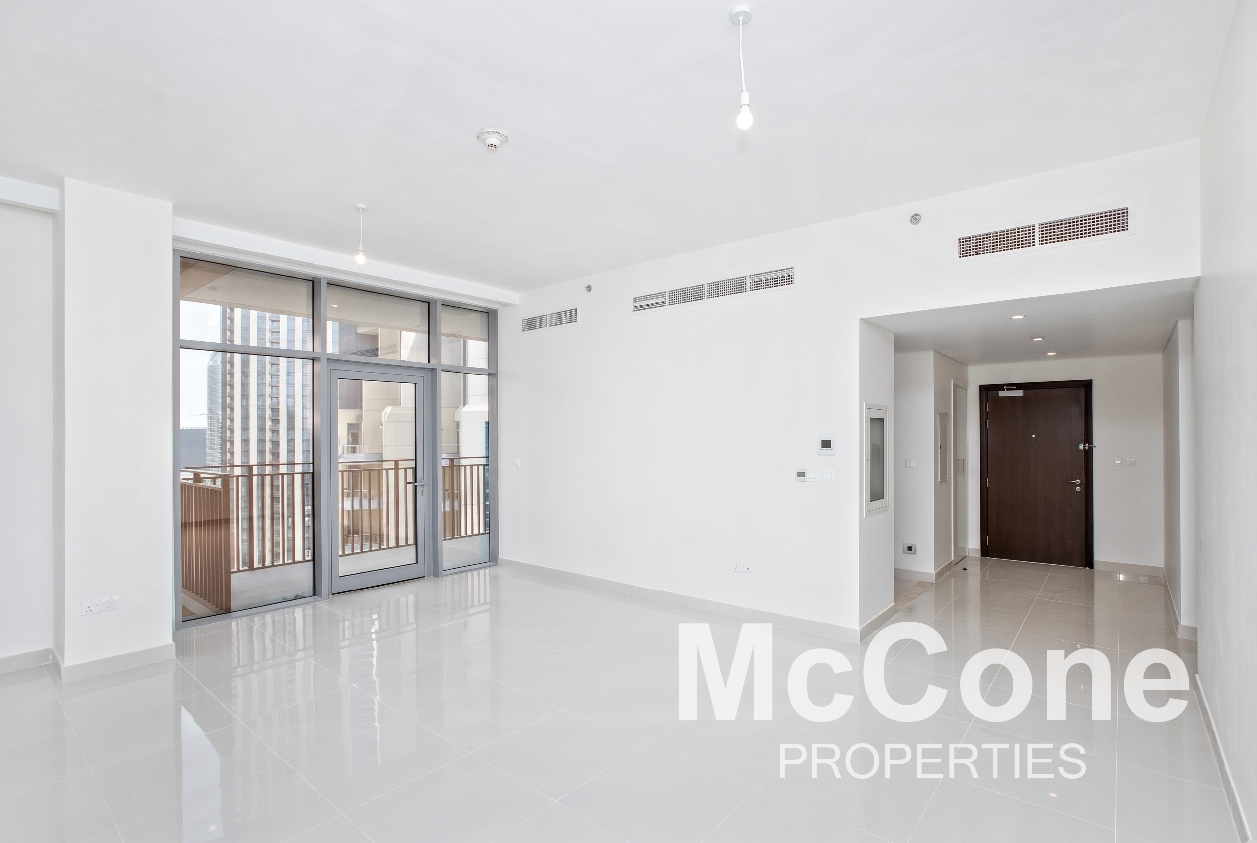 2 Bedroom Apartment for Sale in Boulevard Crescent Tower 2, Downtown Dubai — photo 2 of 17