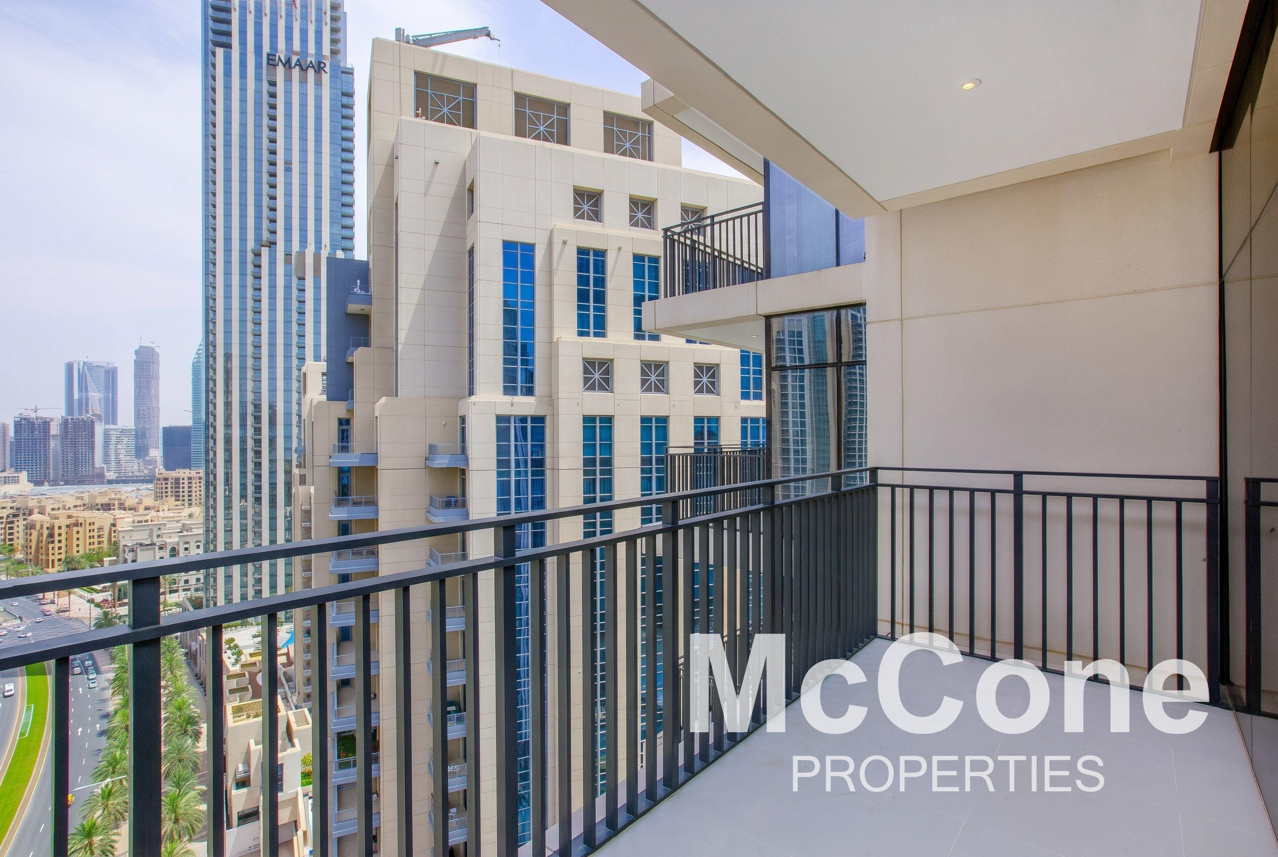 2 Bedroom Apartment for Sale in Boulevard Crescent Tower 2, Downtown Dubai — photograph 14 of 17