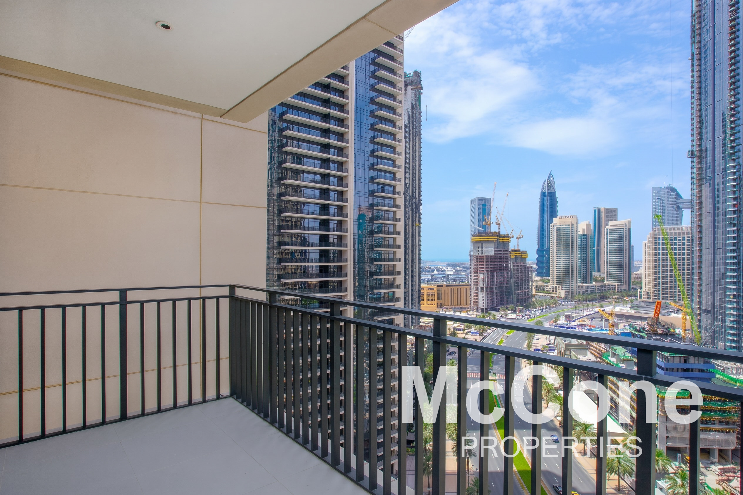 2 Bedroom Apartment for Sale in Boulevard Crescent Tower 2, Downtown Dubai — photograph 15 of 17