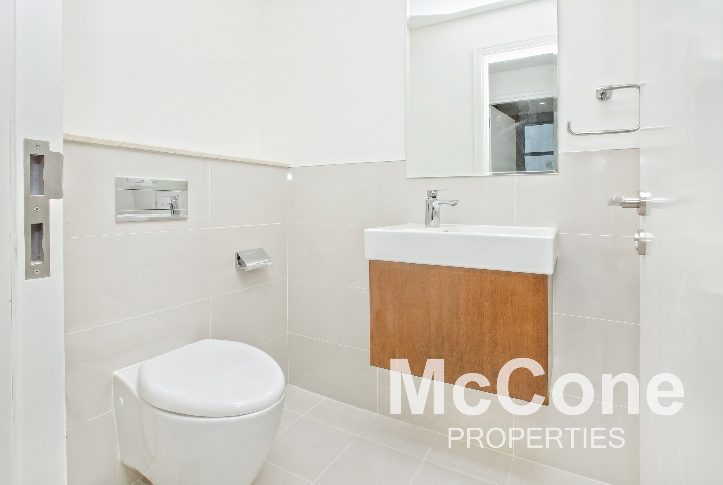 2 Bedroom Apartment for Sale in Boulevard Crescent Tower 2, Downtown Dubai — photograph 11 of 17