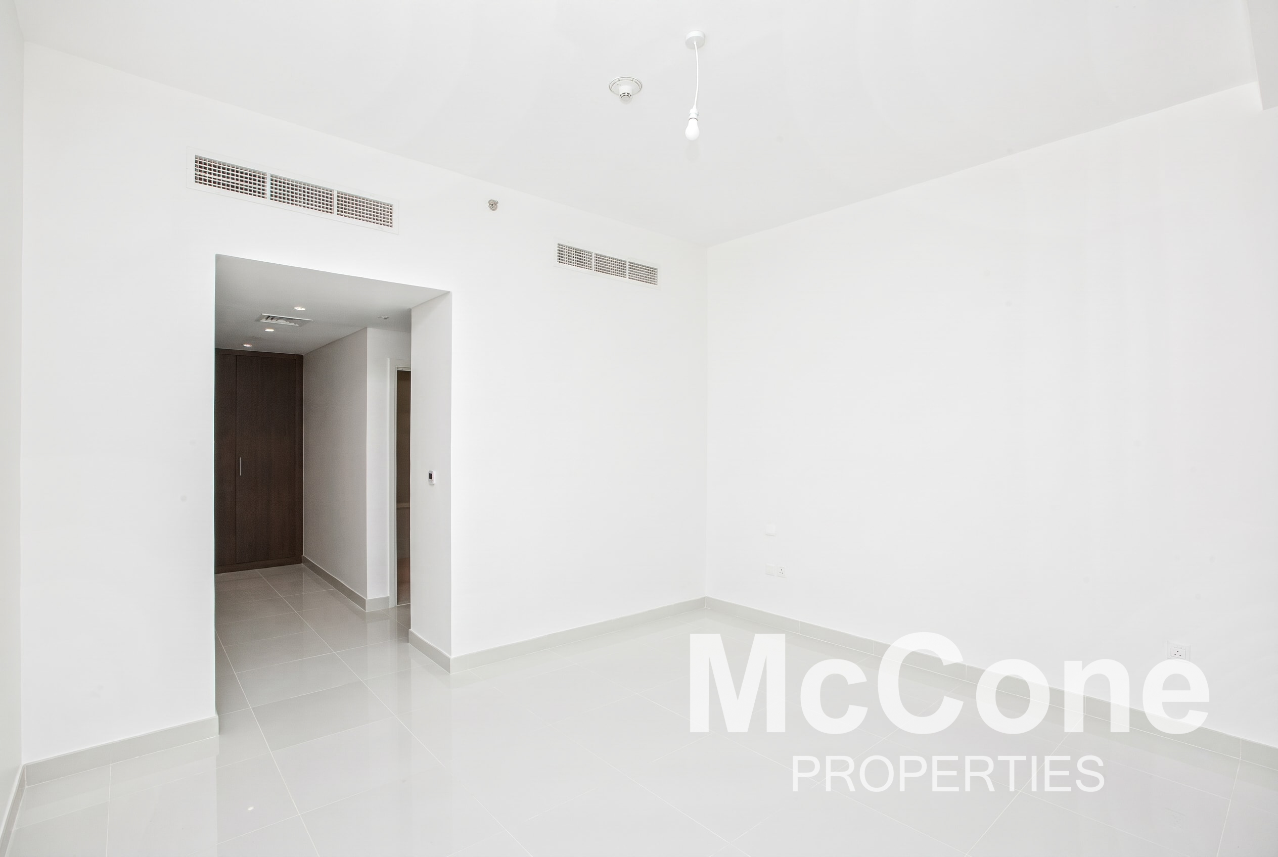 2 Bedroom Apartment for Sale in Boulevard Crescent Tower 2, Downtown Dubai — photo 7 of 17