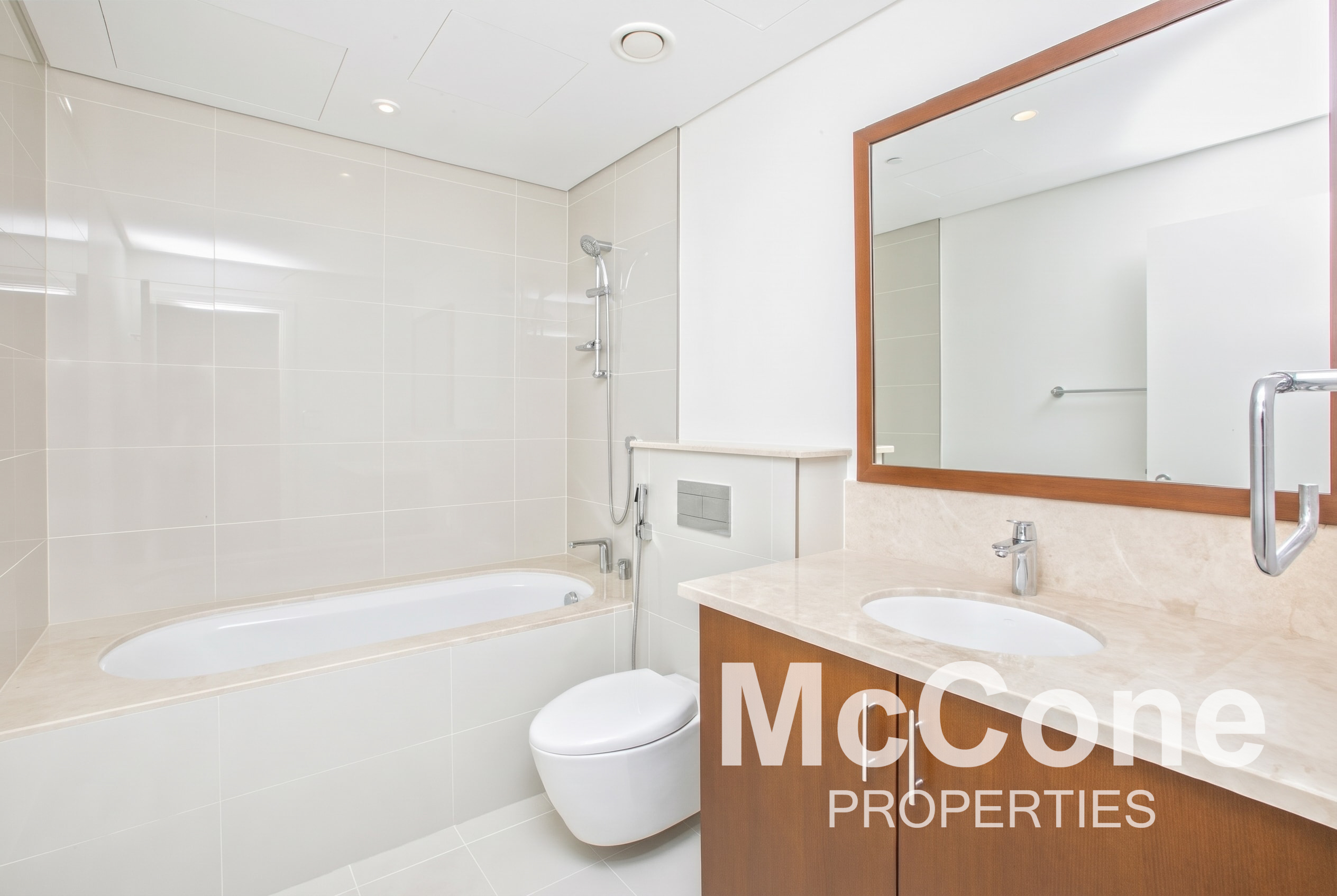 2 Bedroom Apartment for Sale in Boulevard Crescent Tower 2, Downtown Dubai — photograph 12 of 17