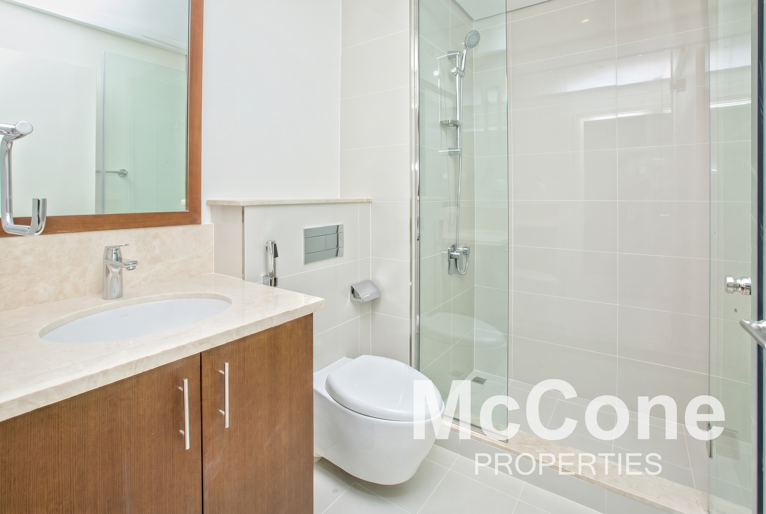 2 Bedroom Apartment for Sale in Boulevard Crescent Tower 2, Downtown Dubai — photograph 13 of 17