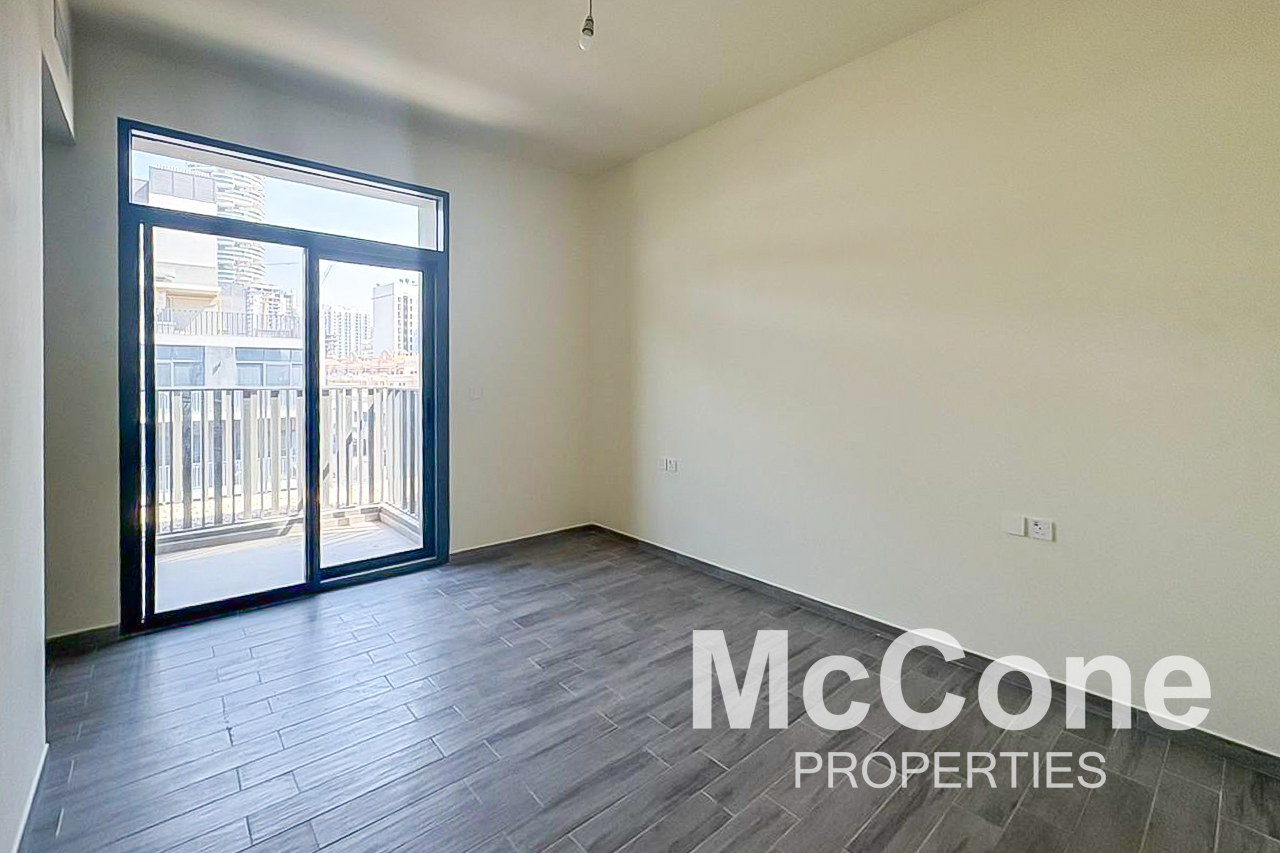 2 Bedroom Apartment for Sale in Belgravia Square, Jumeirah Village Circle — photo 4 of 21