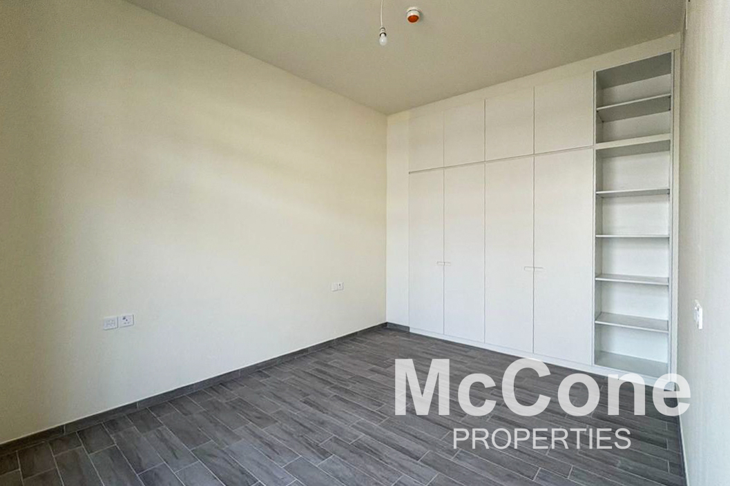 2 Bedroom Apartment for Sale in Belgravia Square, Jumeirah Village Circle — photo 7 of 21