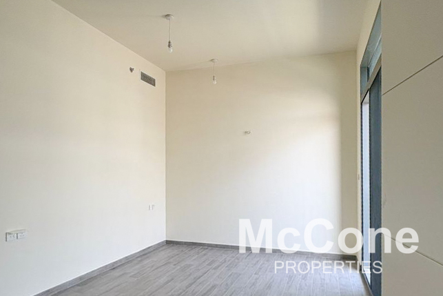 2 Bedroom Apartment for Sale in Belgravia Square, Jumeirah Village Circle — photograph 10 of 21