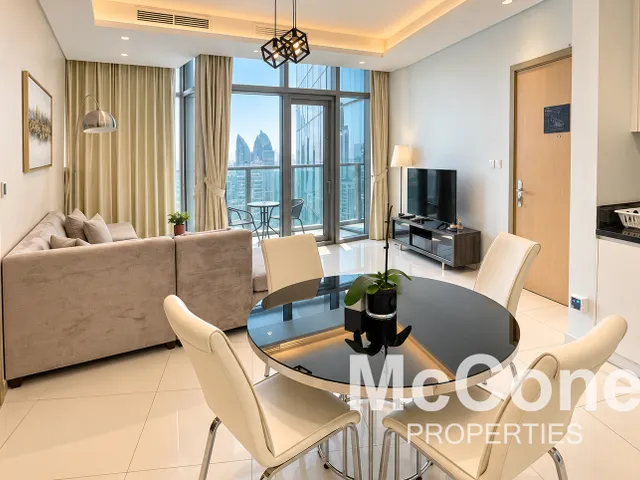 1 Bedroom Apartment for Sale in Paramount Tower Hotel & Residences, Business Bay