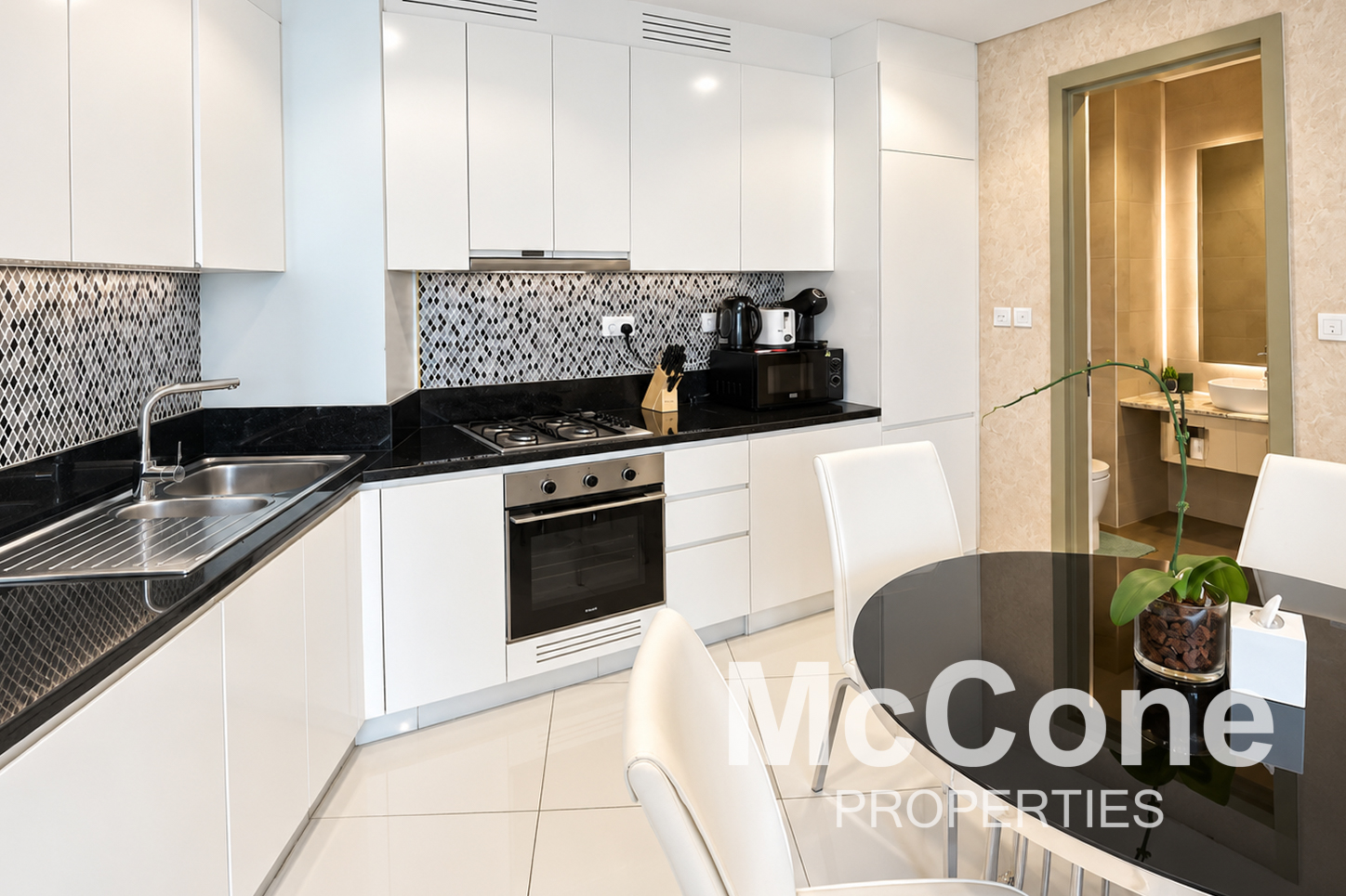 1 Bedroom Apartment for Sale in Paramount Tower Hotel & Residences, Business Bay — photo 3 of 11